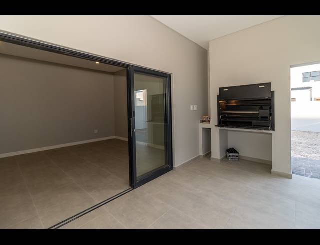 3 BEDROOM HOUSE FOR SALE IN SANDOWN